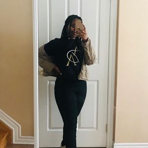 Meet your Posher, Tivona